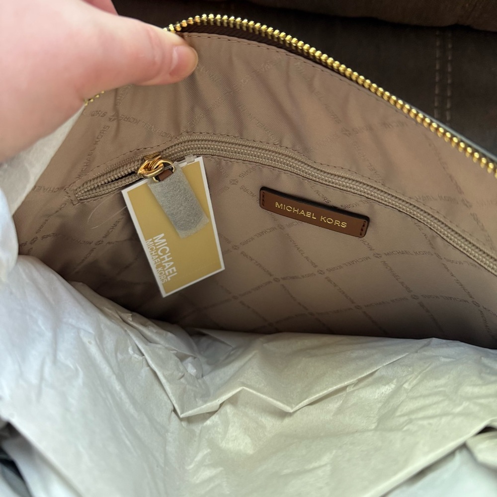 NWT Charlotte Large Logo and Leather Top-Zip Tote Bag - Picture 7 of 7